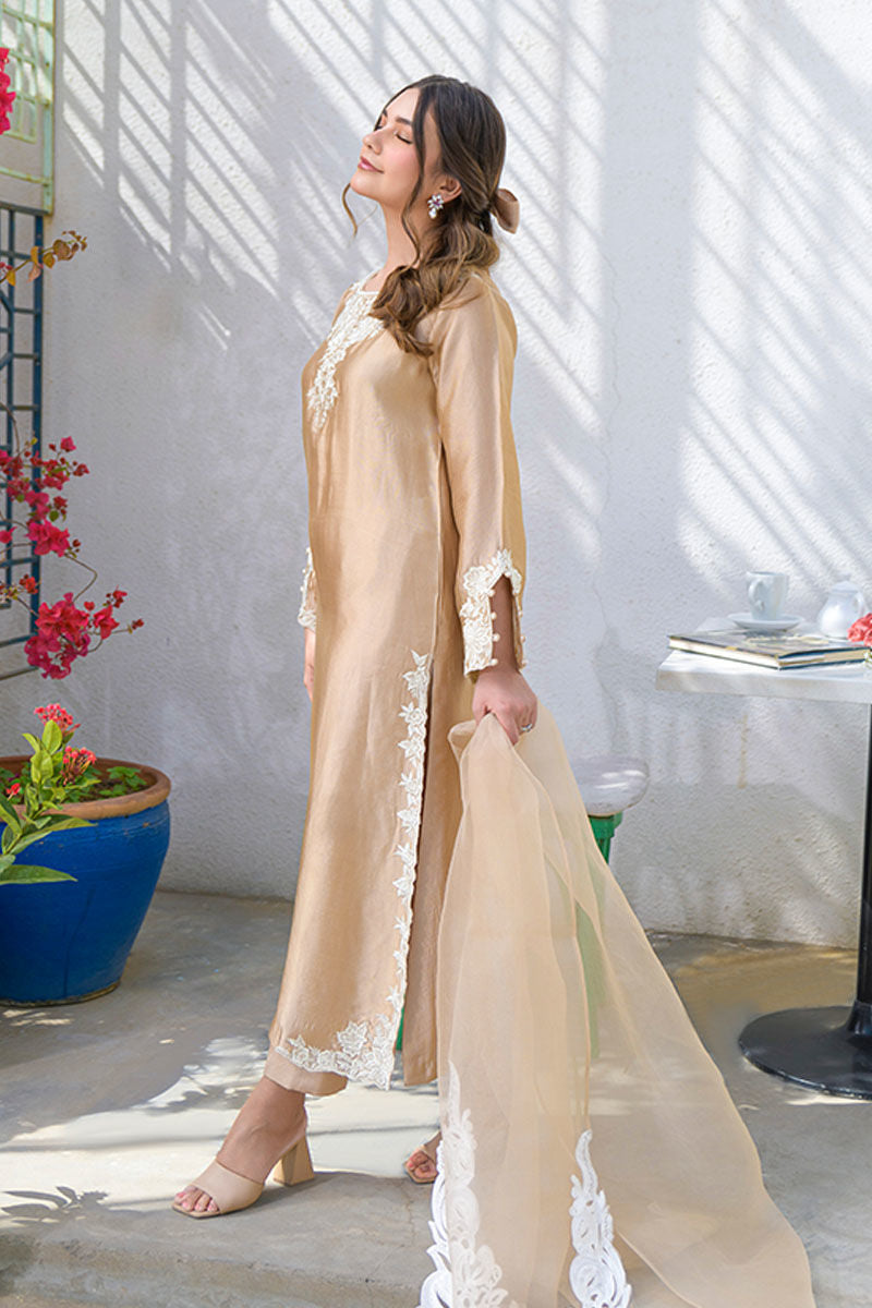 Fatima Khan | La Fleur Eid Edit | Beigetastic