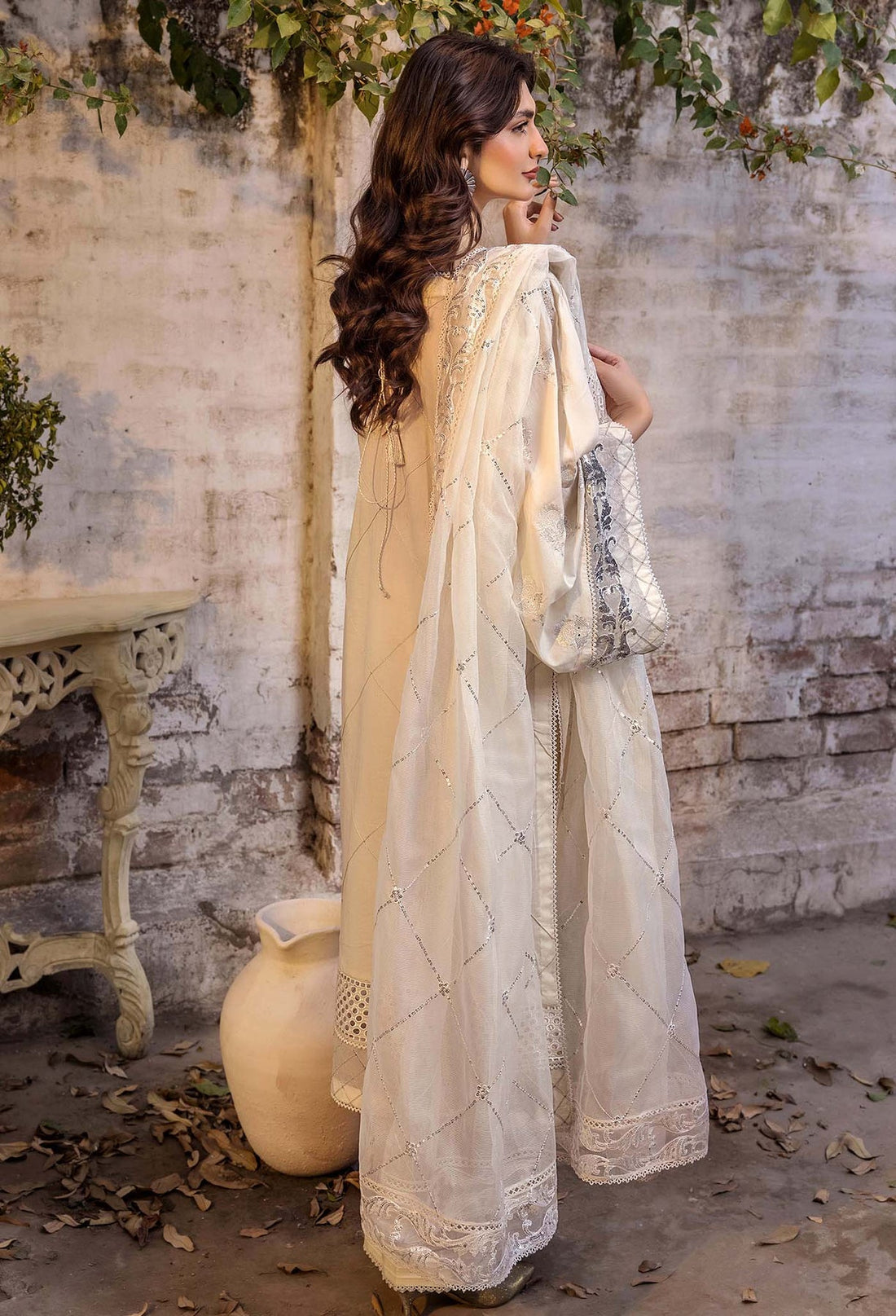 Adans Libas | Inara 25 | CHIKANKARI 4771