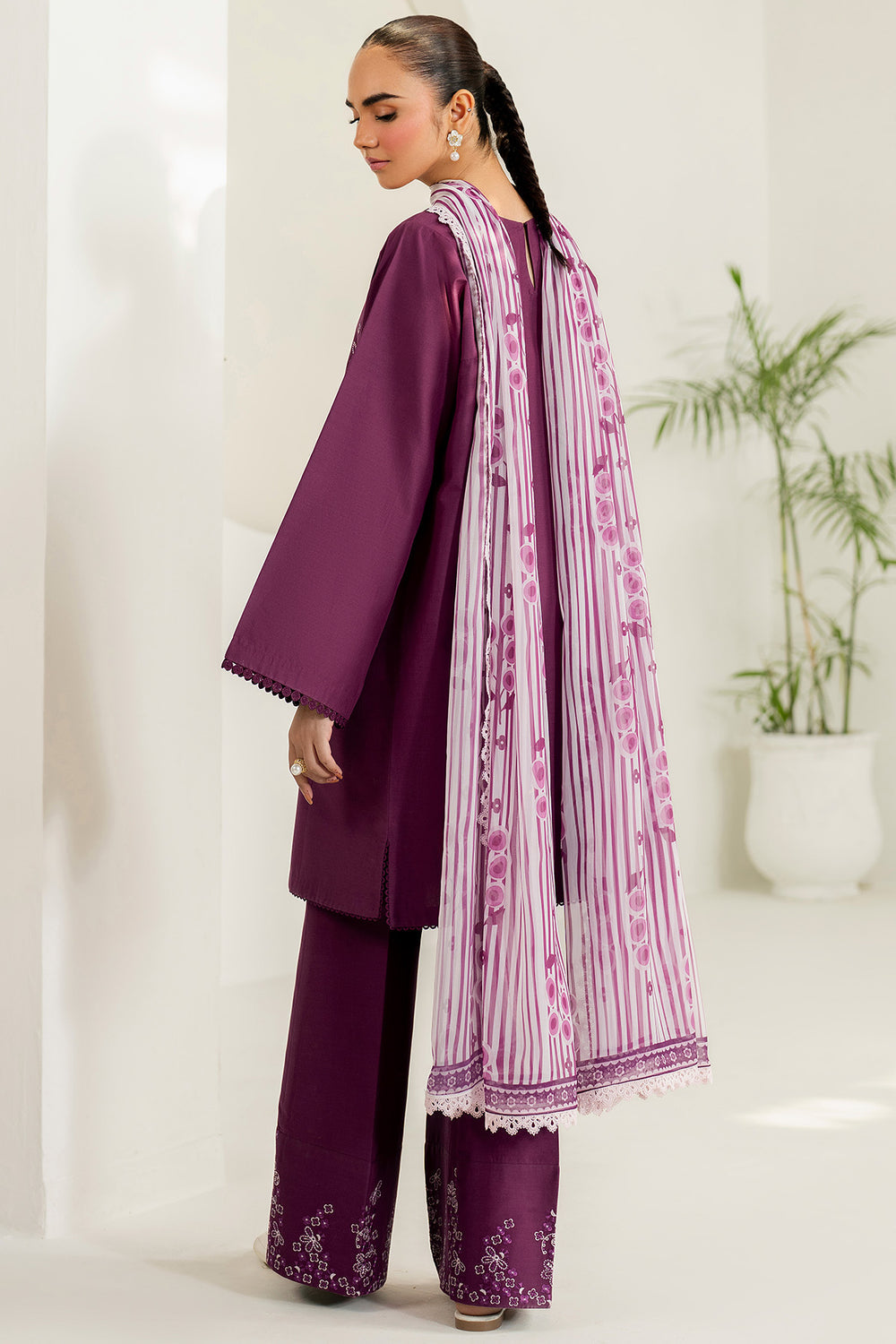 Farasha | Thread Lines Embroidered | Mauve Eclips