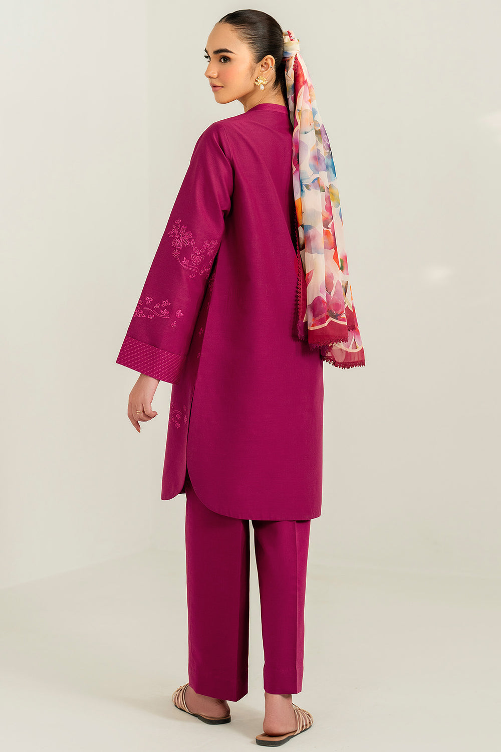 Farasha | Thread Lines Embroidered | Fuchsia Fern