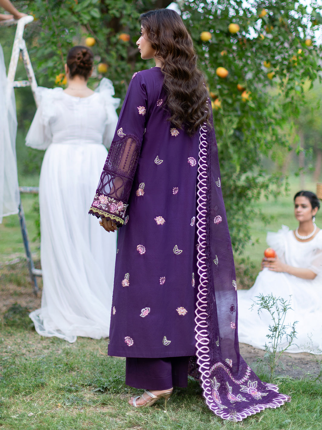 Mahnur | Sophie Luxury Lawn 25 | Ayra