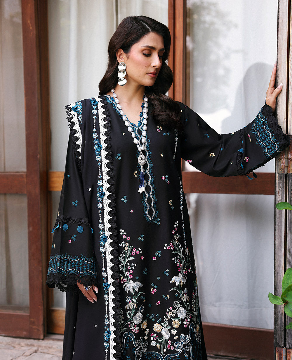 Republic Womenswear | Talia Luxury Lawn 25 | D5-B - ZaraÃÂÃÂ©