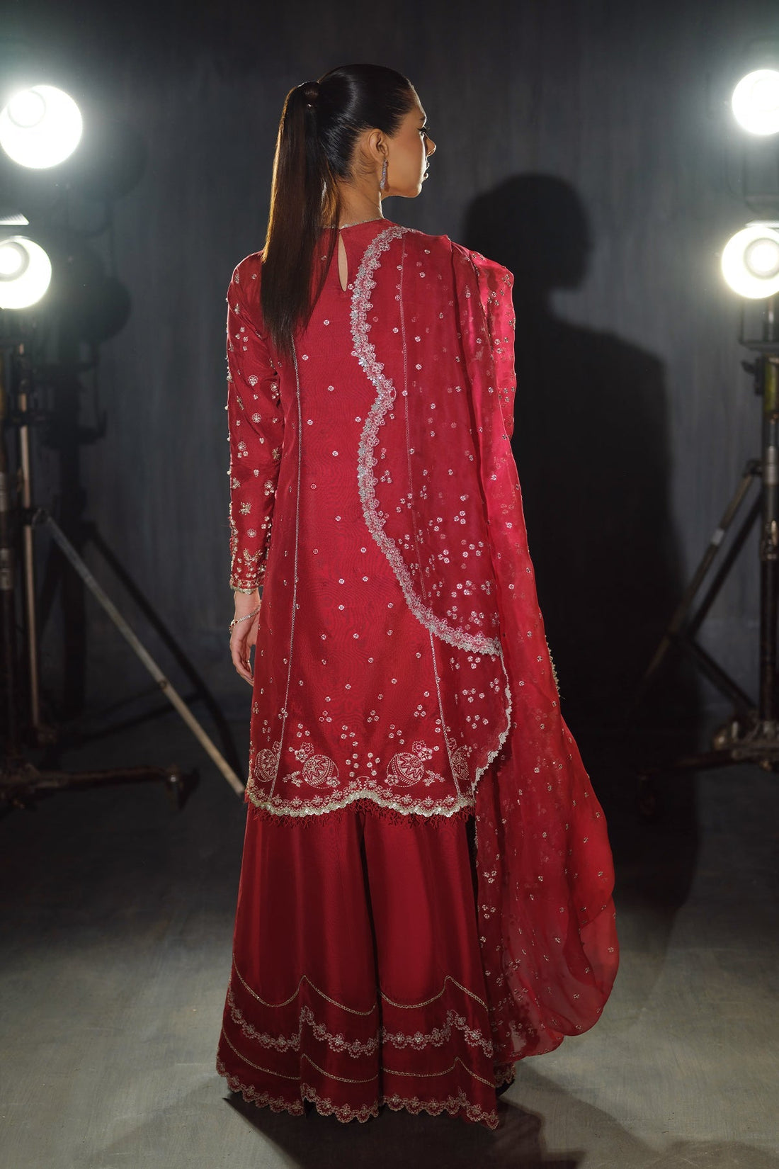 Nyra | Silk Pret A Porter 25 | Rosette