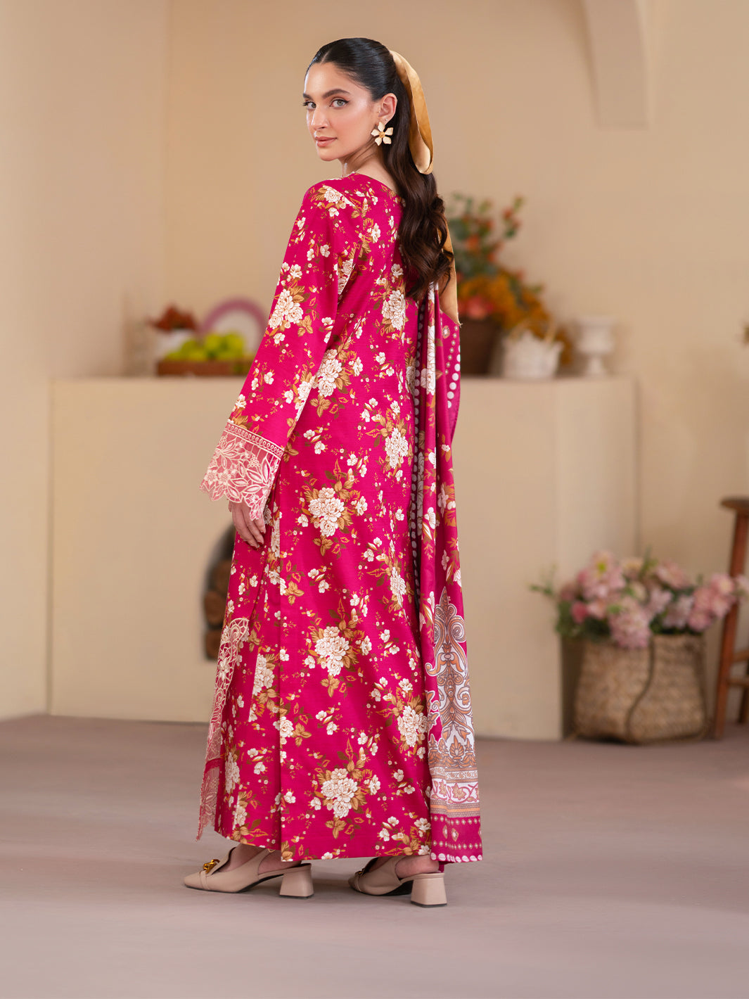 Mahnur | Leila Winter 24 | Camellia