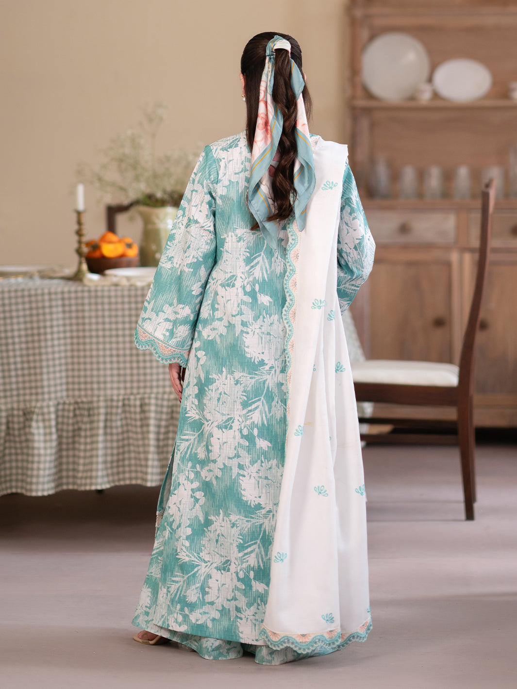 Mahnur | Leila Winter 24 | Azure