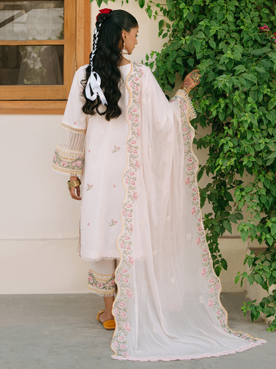 Mahnur | Shanaya Luxury Lawn 25 | Elnaz