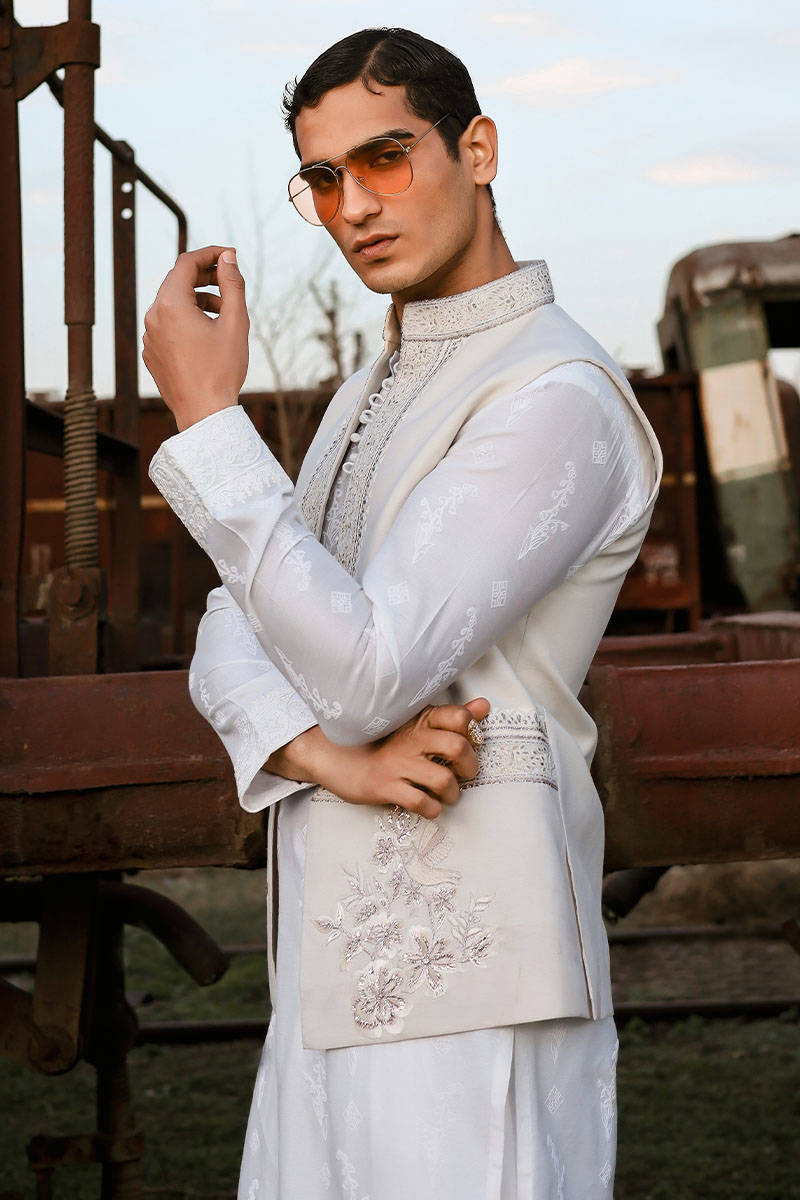 Pakistani Menswear | MNR-QAMAR-A