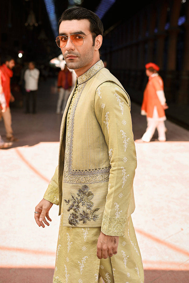 Pakistani Menswear | MNR-QAMAR-B