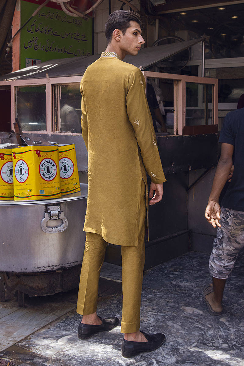 Pakistani Menswear | MNR-CHANDUN